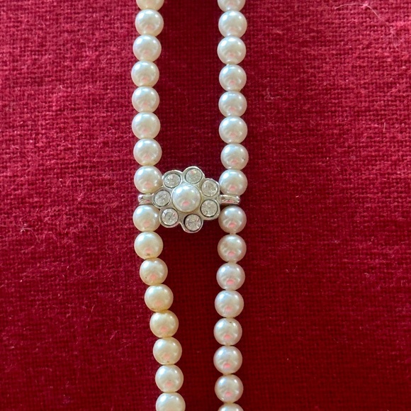 Layered Pearl Choker Necklace - Picture 2 of 4